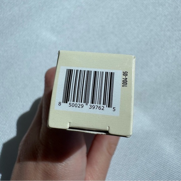 NWT Dibs Go To Glossy Balm Lip Gloss Topper - Strawberry Topper - Picture 3 of 4